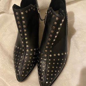 1 State black leather booties size 10 M